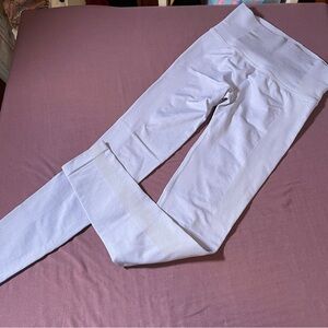 All In Motion 25.5" inseam High Rise Leggings in Light Purple - Size Small